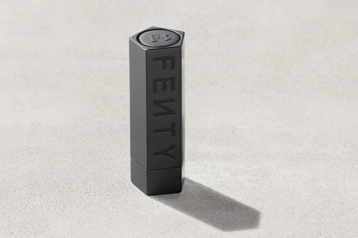 Fenty Icon The Case Semi-Matte Refillable Lipstick — Matte Black