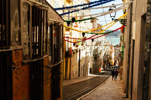 Withlocals Your Way! – Lisbon City Tour